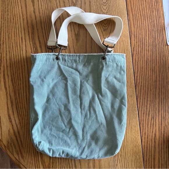 Aeropostale Over The Shoulder Bag! - Picture 2 of 2